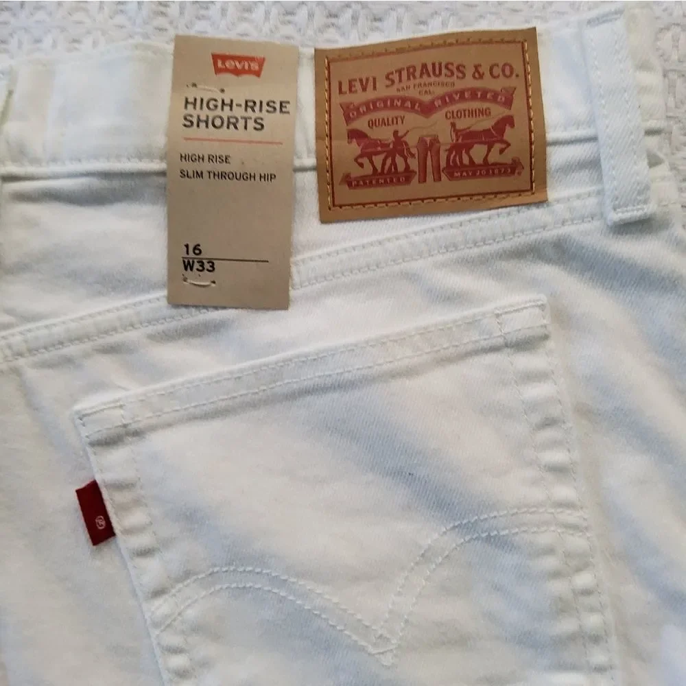 Levi's Women's High Rise White Shorts Size 16/W33